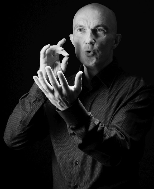 Portrait Obertonsänger Miroslav Grosser