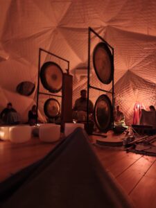 Gong-Bad im Klang-Dom